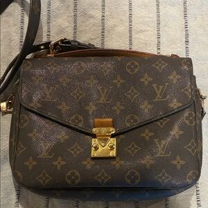Louis Vuitton Monogram Pochette Métis Crossbody Bag